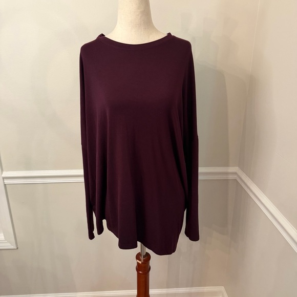 Athleta cloud light long sleeve relaxed asymmetrical top- Size XS - Picture 2 of 9